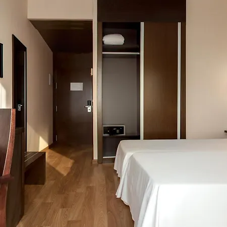 Rh Don Carlos & Hotel